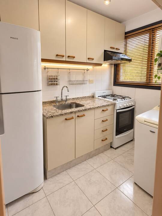 Departamento de un dormitorio y media con dos balcones en pleno centro