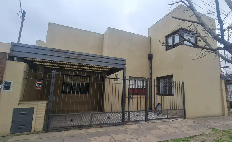 Casa en venta · Castelar, Morón, GBA Oeste, Provincia de Buenos Aires