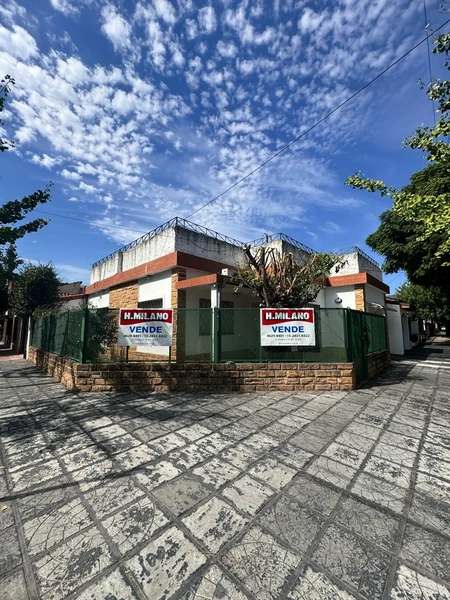Casa en venta · Castelar, Morón, GBA Oeste, Provincia de Buenos Aires