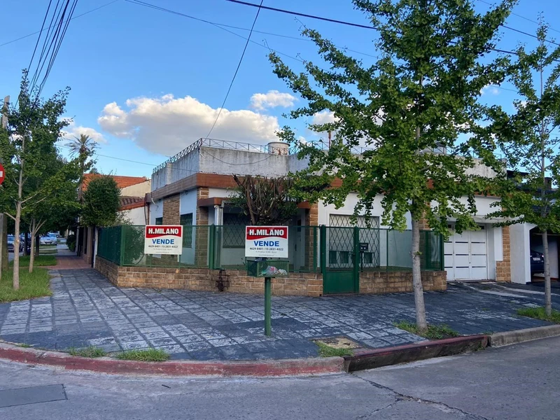 Casa en venta · Castelar, Morón, GBA Oeste, Provincia de Buenos Aires