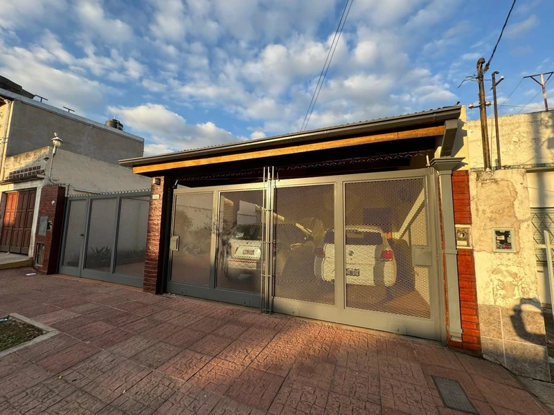 Casa en venta · Castelar, Morón, GBA Oeste, Provincia de Buenos Aires