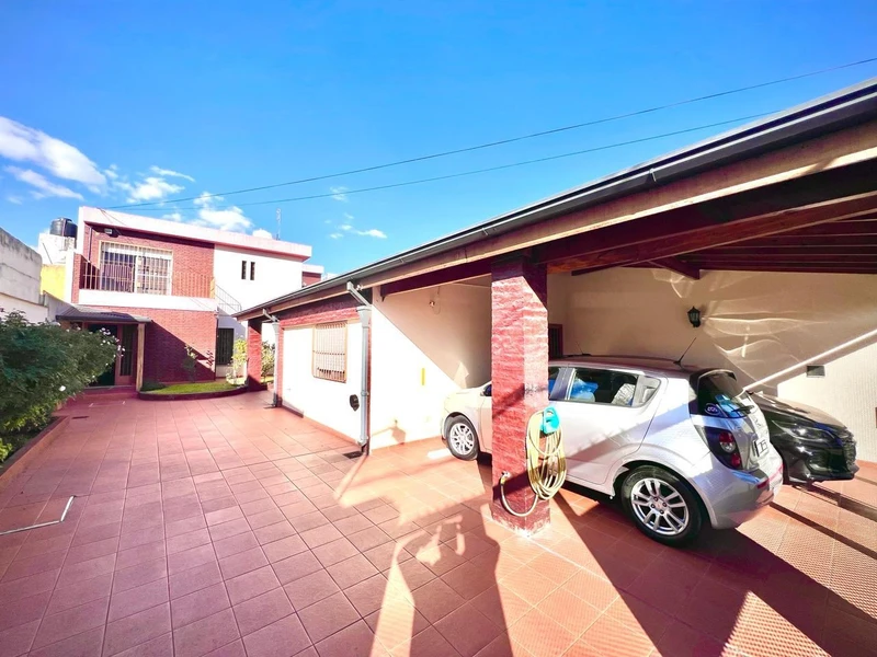 Casa en venta · Castelar, Morón, GBA Oeste, Provincia de Buenos Aires