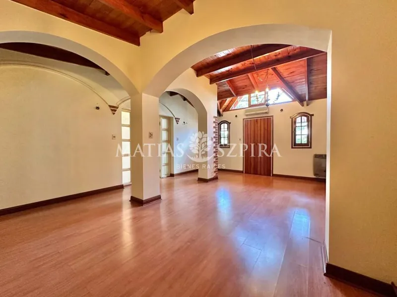 Casa en venta · Castelar Norte, Castelar, Morón, GBA Oeste, Provincia de Buenos Aires