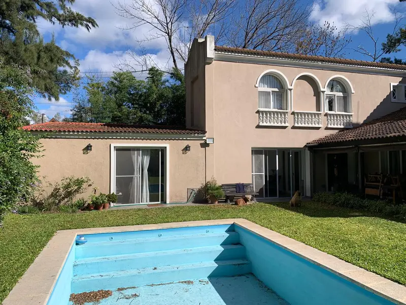 Casa en venta · Hurlingham, GBA Oeste, Provincia de Buenos Aires