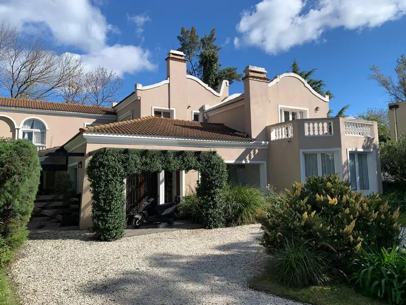 Casa en venta · Hurlingham, GBA Oeste, Provincia de Buenos Aires