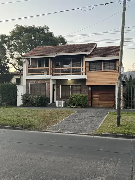 Casa en venta · Castelar, Morón, GBA Oeste, Provincia de Buenos Aires