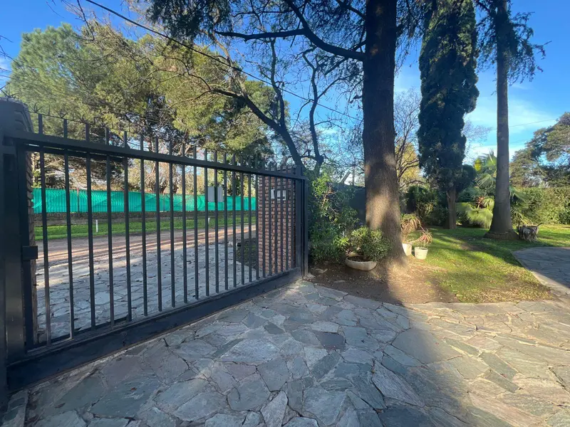 Casa en venta · Luis Guillon, Esteban Echeverría, GBA Sur, Provincia de Buenos Aires