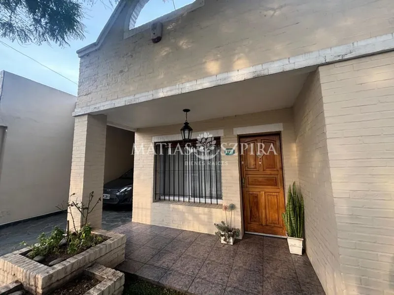 Casa en venta · Castelar Norte, Castelar, Morón, GBA Oeste, Provincia de Buenos Aires