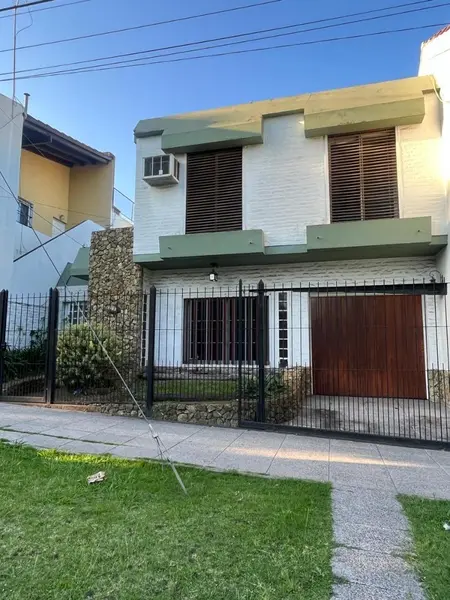 Casa en venta · Castelar, Morón, GBA Oeste, Provincia de Buenos Aires