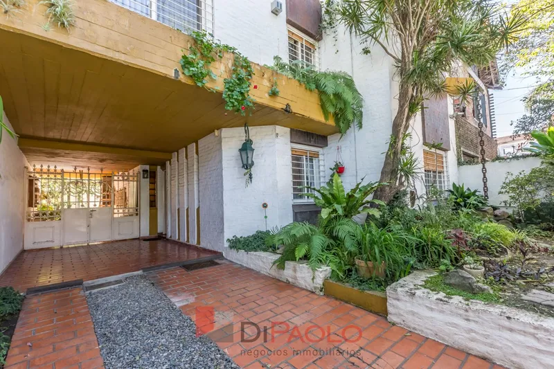 Casa en venta · Tres de Febrero, GBA Oeste, Provincia de Buenos Aires