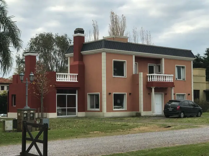 Casa en venta · Luján, GBA Oeste, Provincia de Buenos Aires