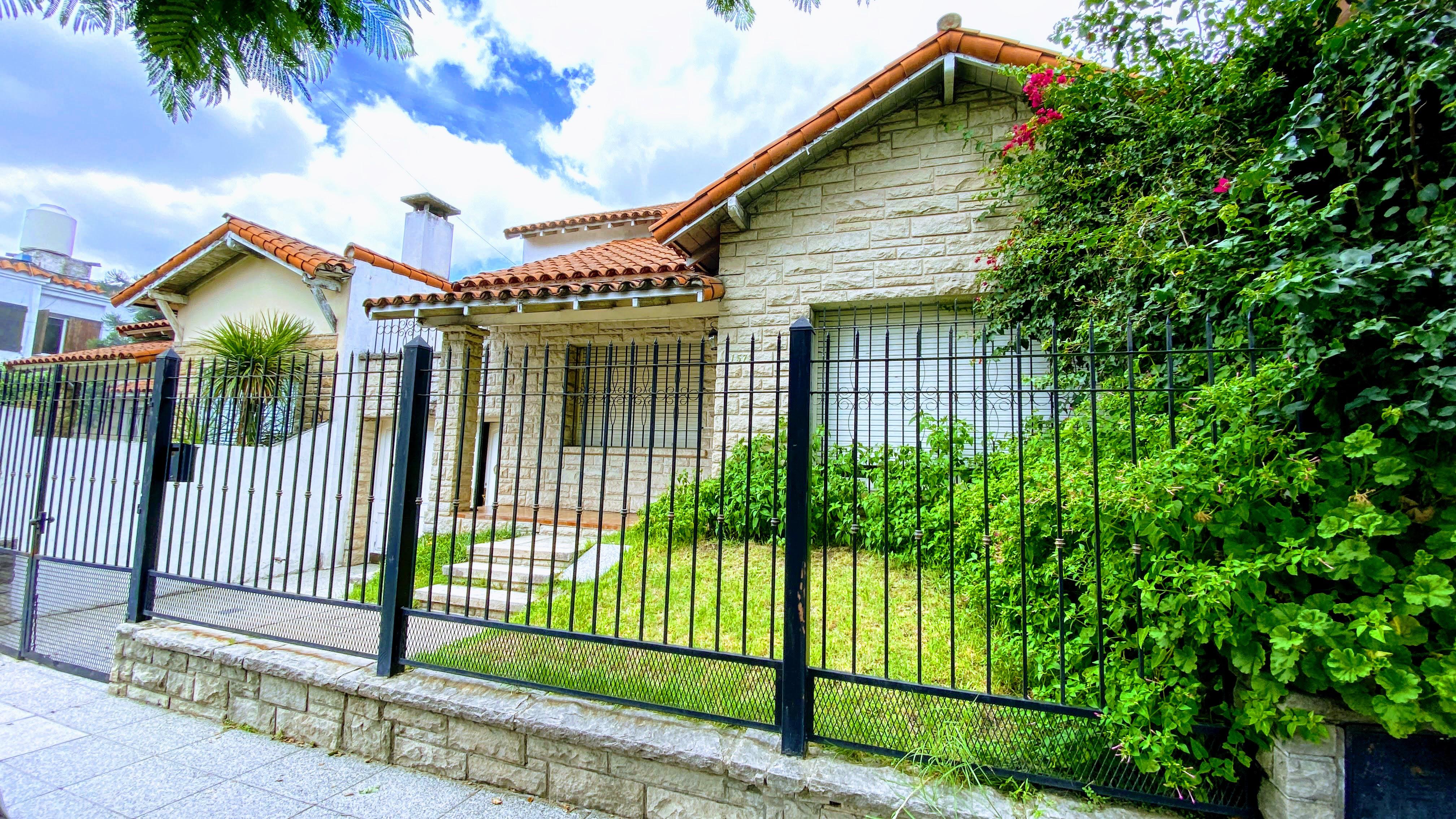 Casa en venta · Castelar, Morón, GBA Oeste, Provincia de Buenos Aires