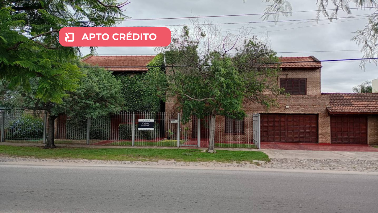 APTO CRÉDITO. Venta Casa en Villa Belgrano sobre Calle Neper