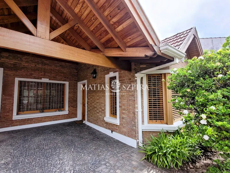 Casa en venta · Castelar Norte, Castelar, Morón, GBA Oeste, Provincia de Buenos Aires Casa en venta · Castelar Norte, Castelar, Morón, GBA Oeste, Provincia de Buenos Aires