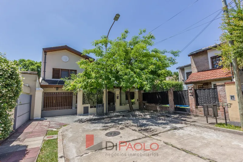 Casa en venta · Tres de Febrero, GBA Oeste, Provincia de Buenos Aires