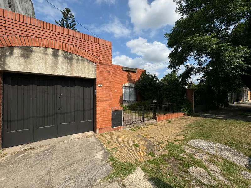 Casa en venta · Castelar, Morón, GBA Oeste, Provincia de Buenos Aires