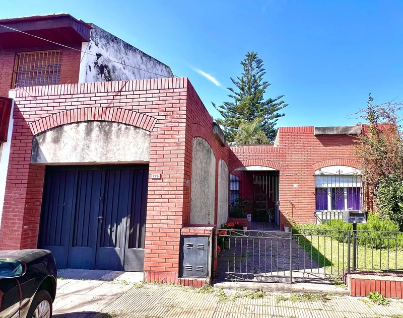 Casa en venta · Castelar, Morón, GBA Oeste, Provincia de Buenos Aires