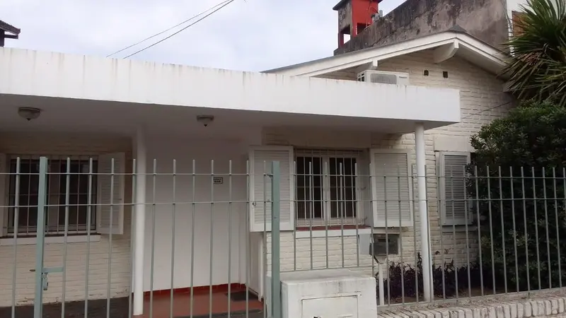 Casa en venta · Castelar, Morón, GBA Oeste, Provincia de Buenos Aires