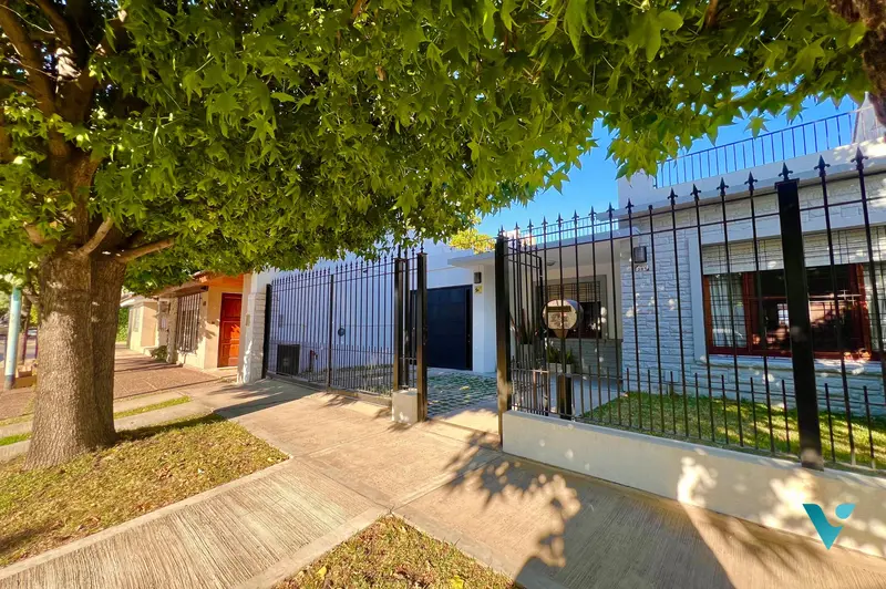 Casa en venta · Castelar, Morón, GBA Oeste, Provincia de Buenos Aires