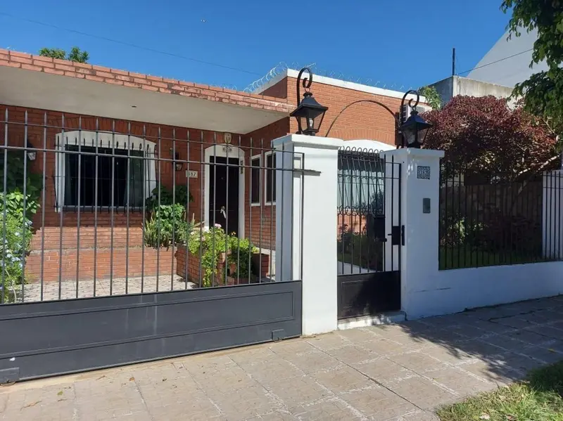 Casa en venta · Castelar, Morón, GBA Oeste, Provincia de Buenos Aires