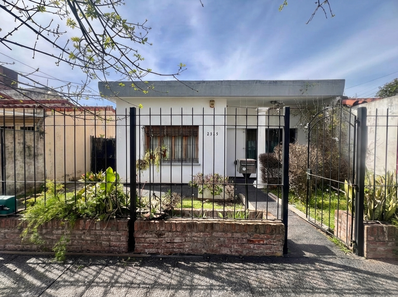 Casa en venta · Castelar, Morón, GBA Oeste, Provincia de Buenos Aires