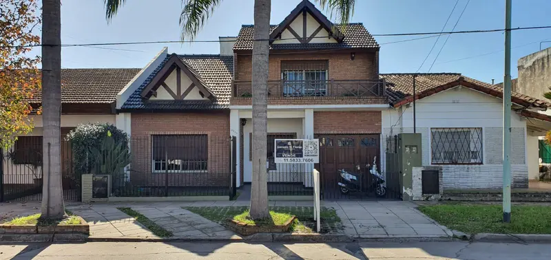 Casa en venta · Castelar, Morón, GBA Oeste, Provincia de Buenos Aires Casa en venta · Castelar, Morón, GBA Oeste, Provincia de Buenos Aires