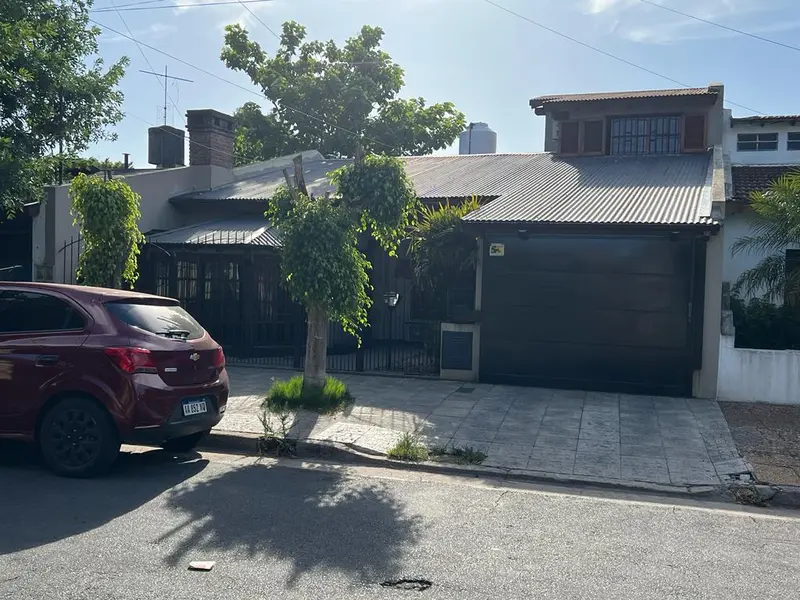 Casa en venta · Villa Santos Tesei, Hurlingham, GBA Oeste, Provincia de Buenos Aires