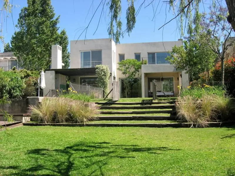 Casa en alquiler · Santa Bárbara, Tigre, GBA Norte, Provincia de Buenos Aires