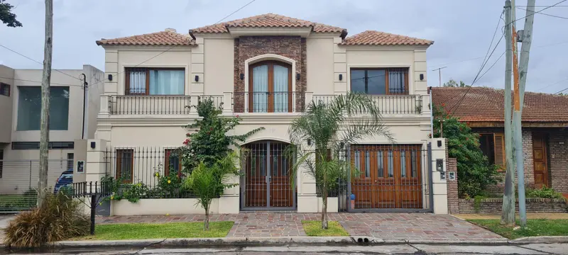 Casa en venta · Castelar, Morón, GBA Oeste, Provincia de Buenos Aires