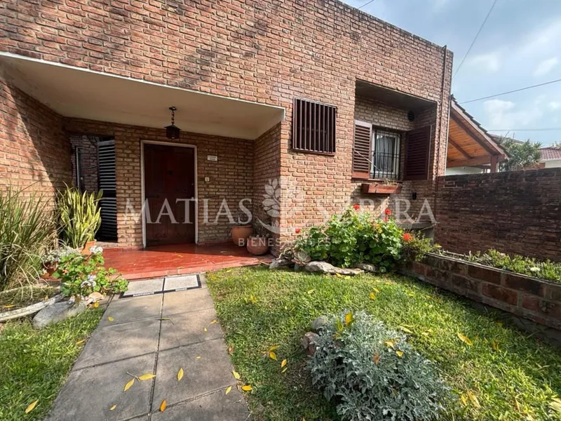 Casa en venta · Castelar, Morón, GBA Oeste, Provincia de Buenos Aires