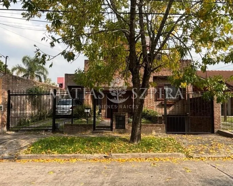 Casa en venta · Castelar, Morón, GBA Oeste, Provincia de Buenos Aires