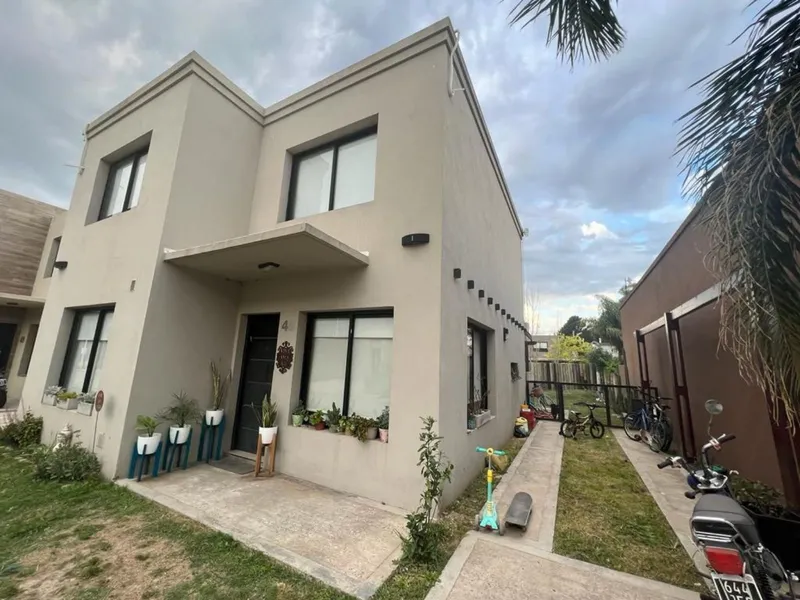 Casa en venta · Villa Gobernador Udaondo, Ituzaingó, GBA Oeste, Provincia de Buenos Aires