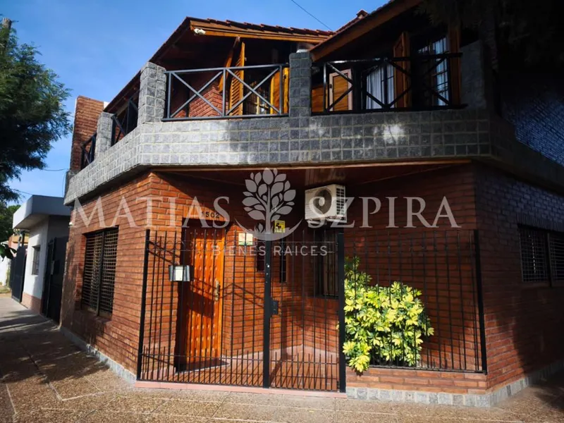 Casa en venta · Castelar Sur, Castelar, Morón, GBA Oeste, Provincia de Buenos Aires