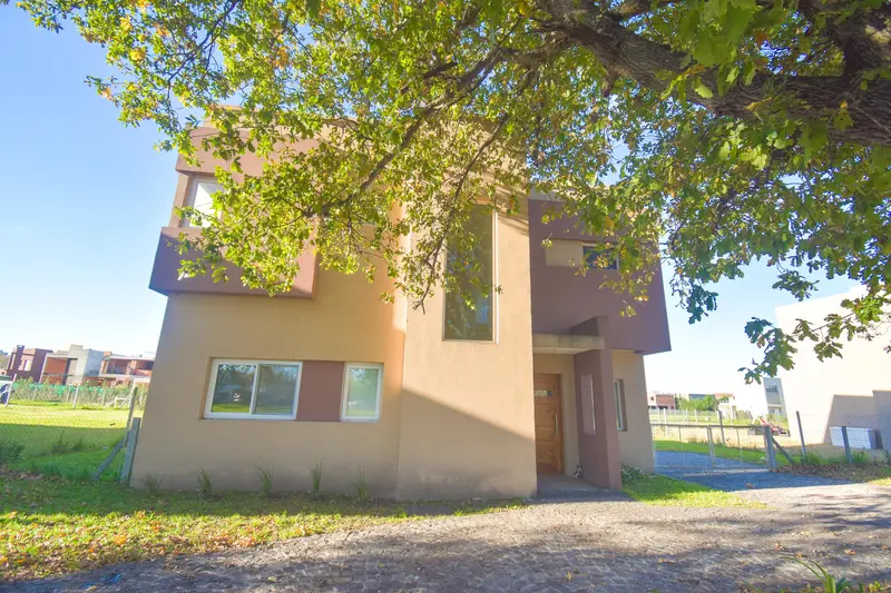 Casa en venta · Fincas de Hudson, Berazategui, GBA Sur, Provincia de Buenos Aires