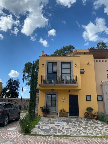 Casa en venta · Fraccionamiento Zirándaro, San Miguel de Allende, Guanajuato Casa en venta · Fraccionamiento Zirándaro, San Miguel de Allende, Guanajuato