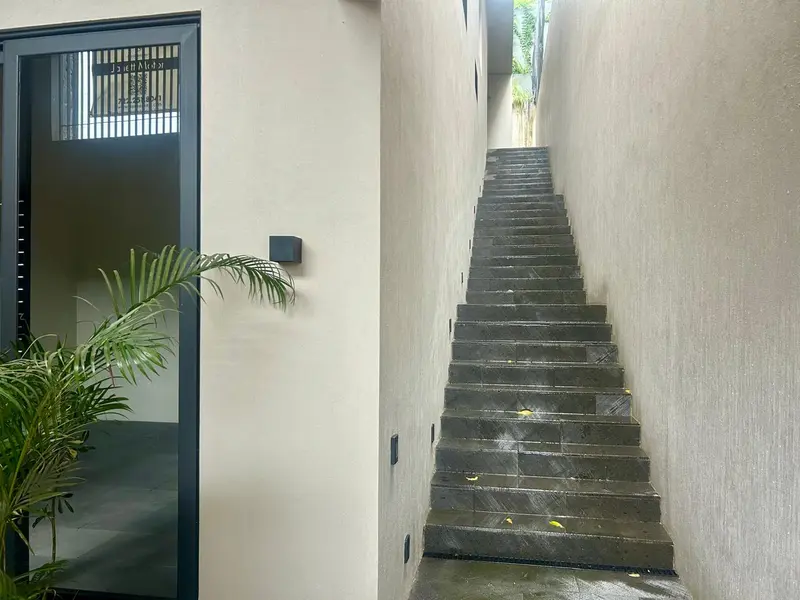 11.escalerasfueraValle.jpeg