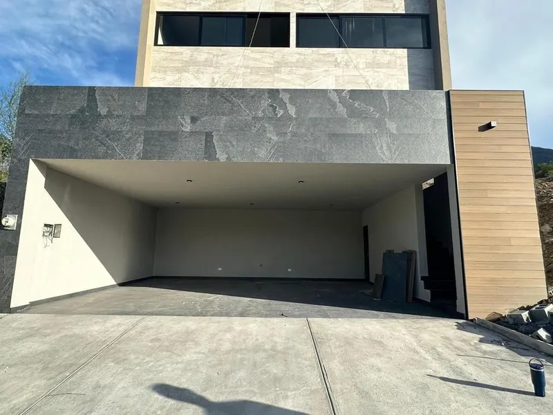 Casa en venta · Alamosur, Santiago, Nuevo León