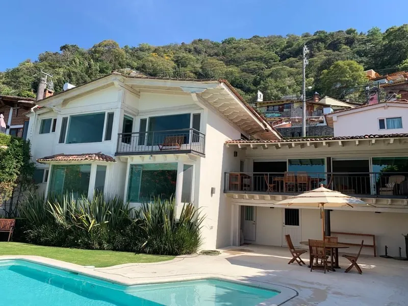 Condominio en venta · Valle de Bravo, Valle de Bravo, Estado de México Condominio en venta · Valle de Bravo, Valle de Bravo, Estado de México