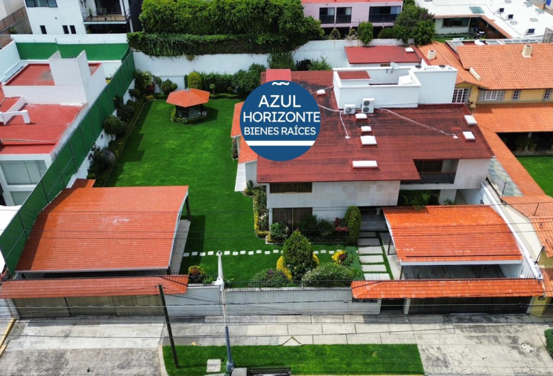 Casa en venta · Ciudad Satélite, Naucalpan de Juárez, Estado de México Casa en venta · Ciudad Satélite, Naucalpan de Juárez, Estado de México