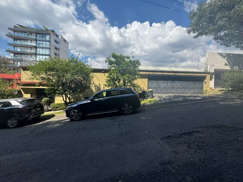 Casa en venta · Bosques de las Lomas, Cuajimalpa de Morelos, Ciudad de México