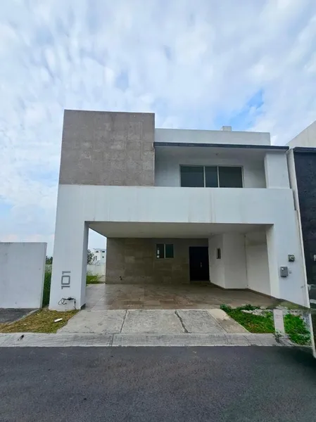 Casa en venta · Cumbres Madeira, Monterrey, Nuevo León