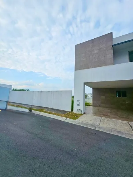 Casa en venta · Cumbres Madeira, Monterrey, Nuevo León