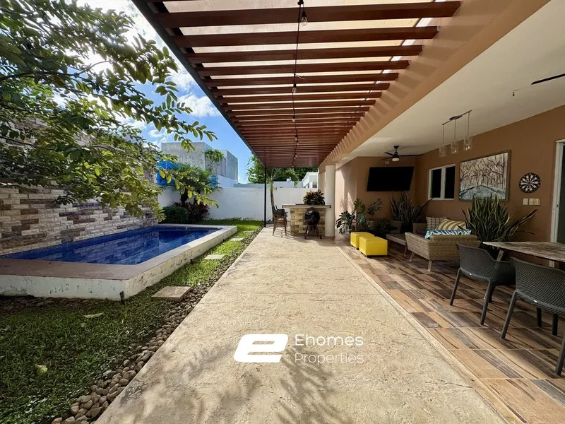 Casa en venta · Algarrobos Desarrollo Residencial, Mérida, Yucatán