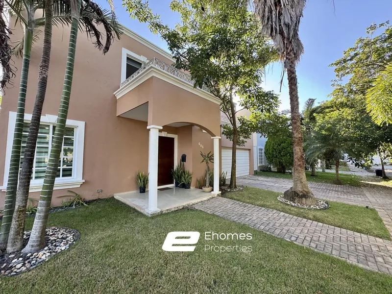 Casa en venta · Algarrobos Desarrollo Residencial, Mérida, Yucatán