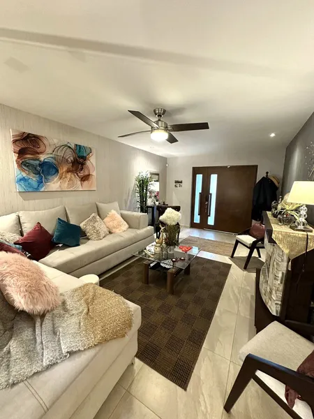 Casa en venta · Parque Industrial FINSA Monterrey-Guadalupe, Guadalupe, Nuevo León Casa en venta · Parque Industrial FINSA Monterrey-Guadalupe, Guadalupe, Nuevo León