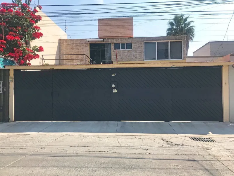 Casa en venta · Colón Echegaray, Naucalpan de Juárez, Estado de México Casa en venta · Colón Echegaray, Naucalpan de Juárez, Estado de México