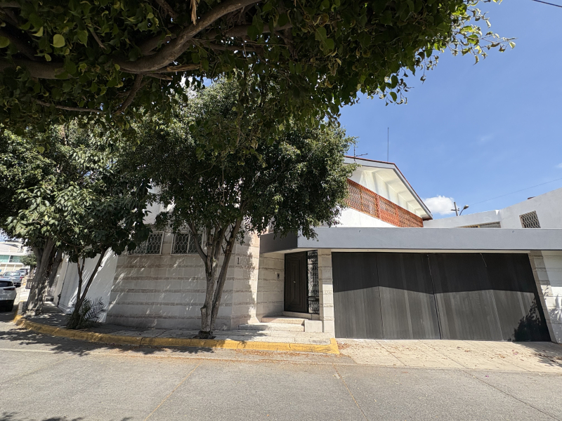 Casa en venta · Ciudad Satélite, Naucalpan de Juárez, Estado de México