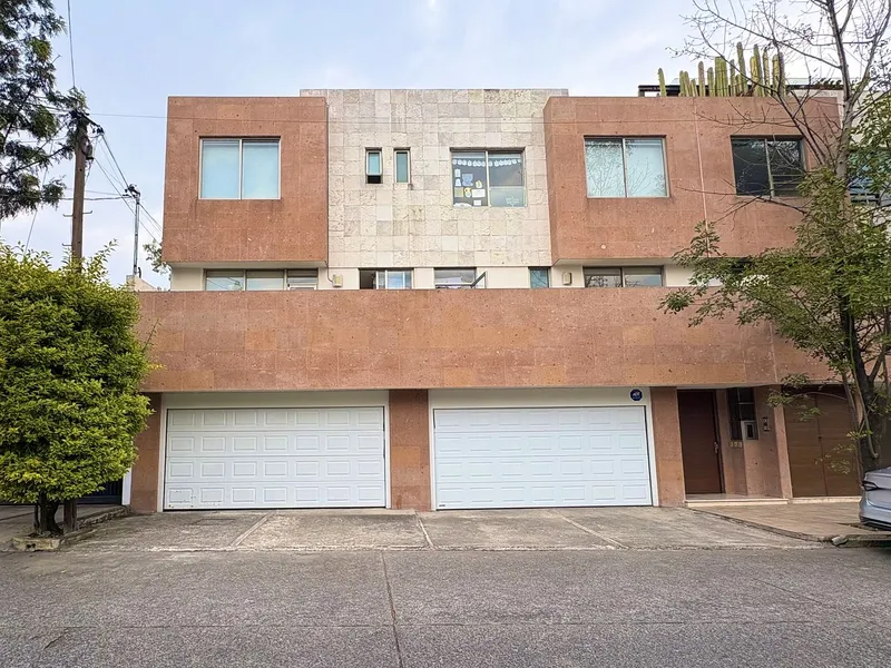Casa en venta · Lomas de Tecamachalco, Naucalpan de Juárez, Estado de México