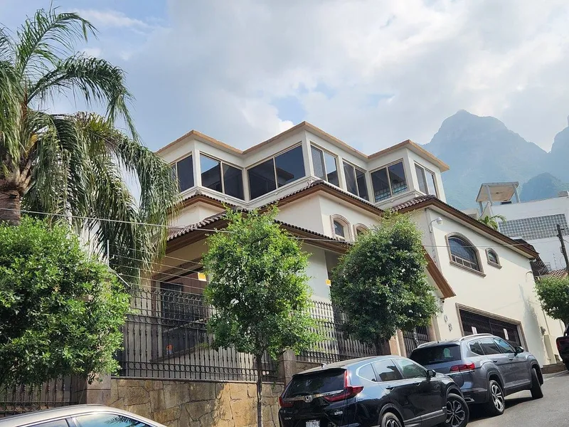 Casa en venta · Las Cumbres 6 Sector Sección B, Monterrey, Nuevo León
