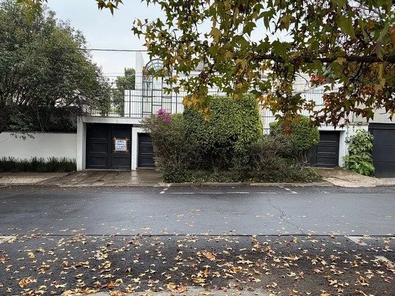 Casa en venta · Lomas de Chapultepec III Sección, Lomas de Chapultepec, Chapultepec, Miguel Hidalgo, Ciudad de México Casa en venta · Lomas de Chapultepec III Sección, Lomas de Chapultepec, Chapultepec, Miguel Hidalgo, Ciudad de México